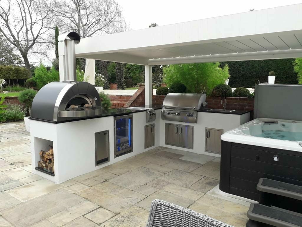 White Modern Outdoor Kitchen