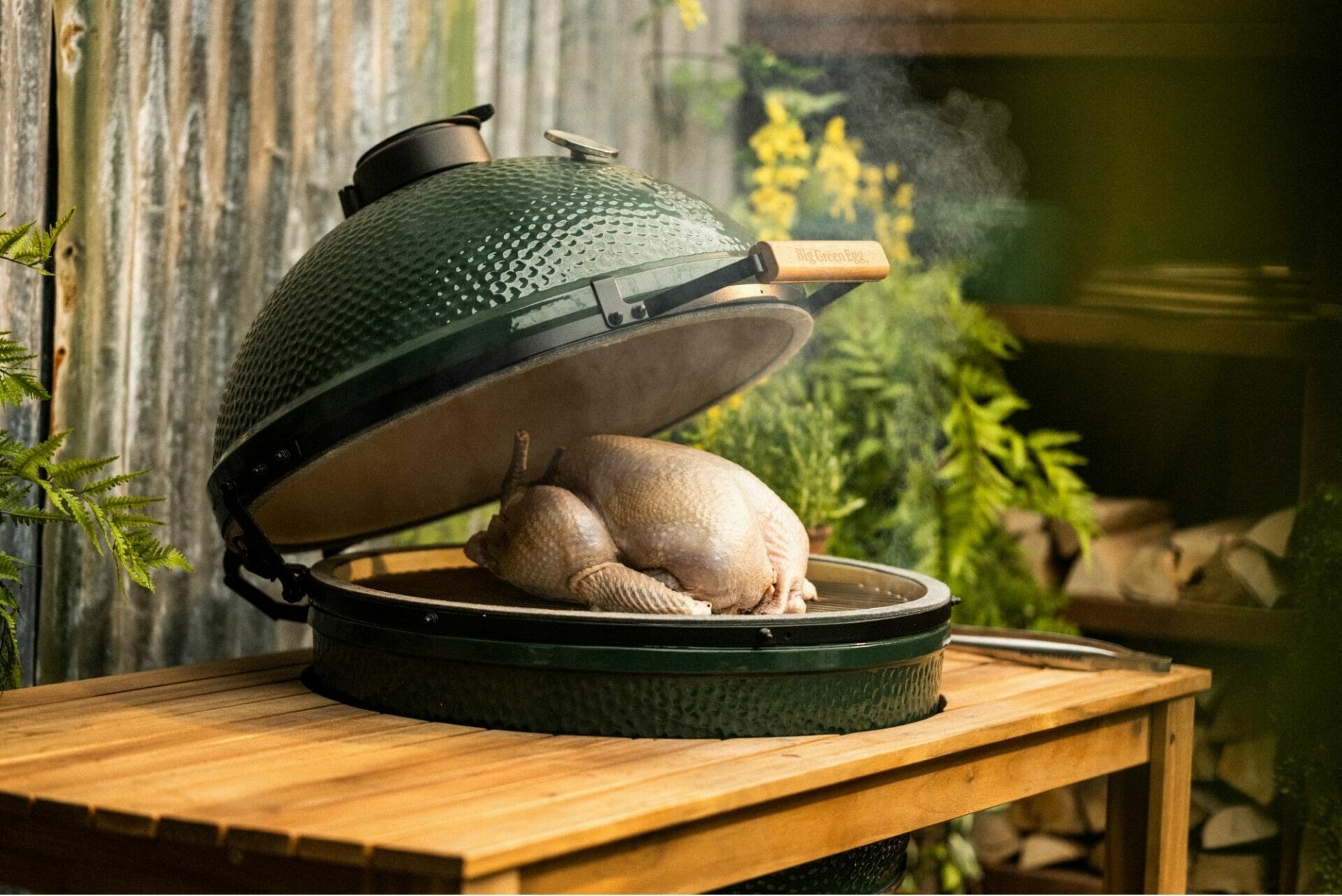 Green egg barbecue chicken